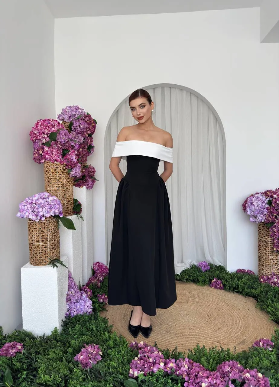 Crno-bela off-shoulder midi haljina - slika 4