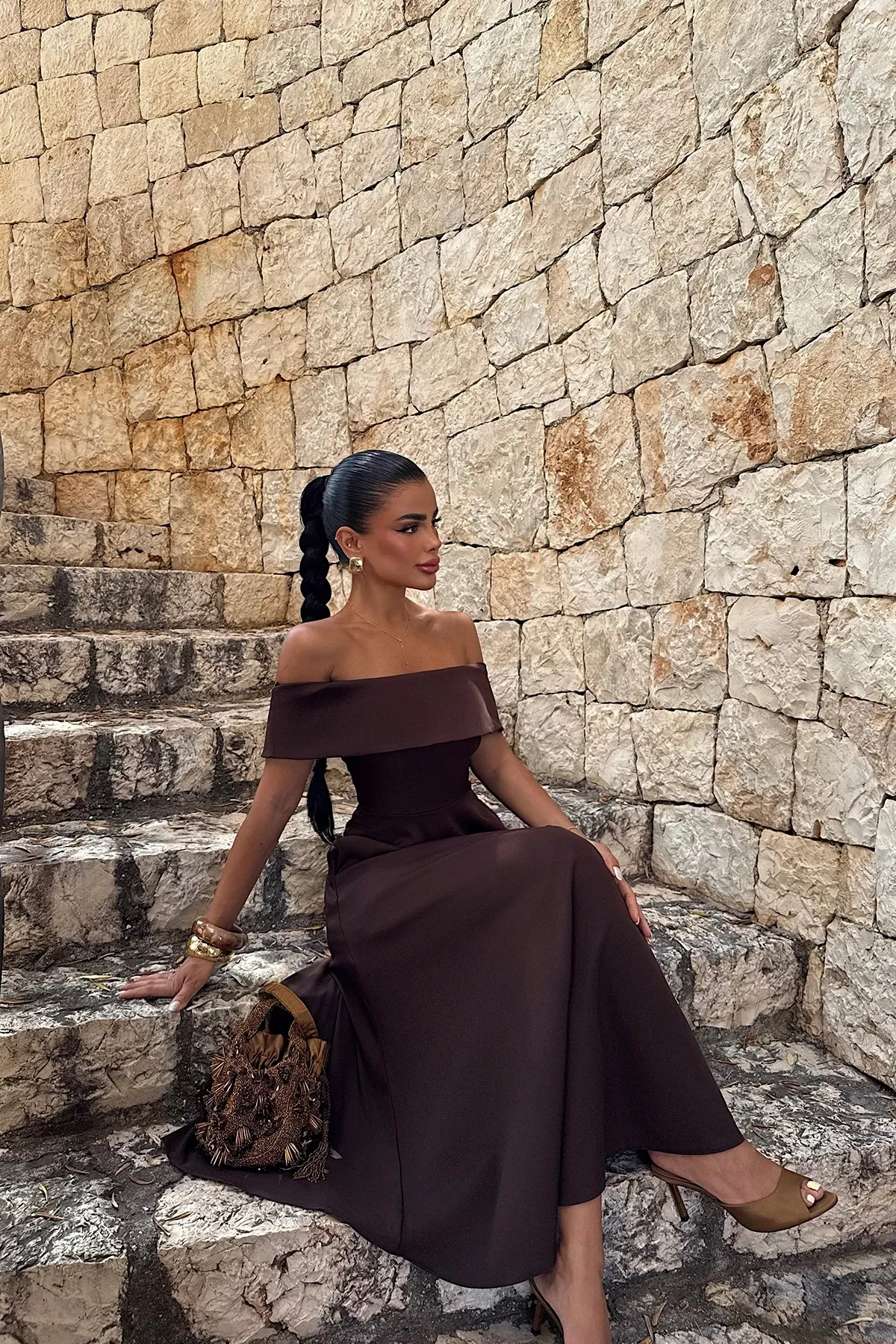 Čokolada off-shoulder midi haljina - slika 2
