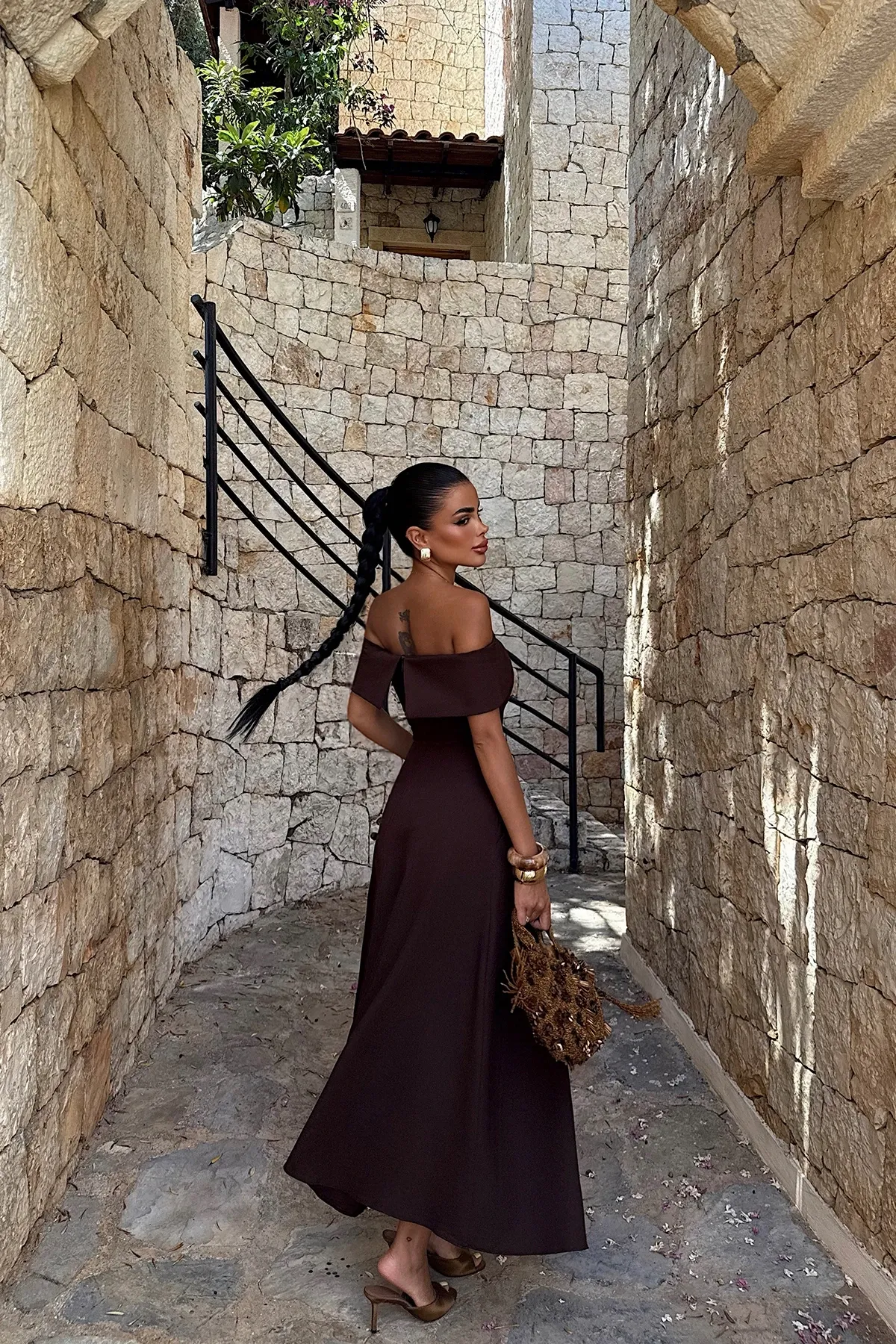 Čokolada off-shoulder midi haljina - slika 3