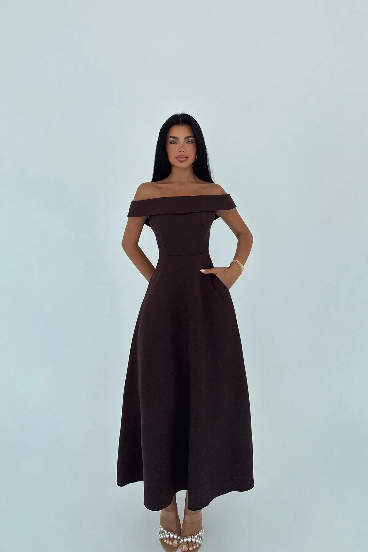 Čokolada off-shoulder midi haljina - slika 4