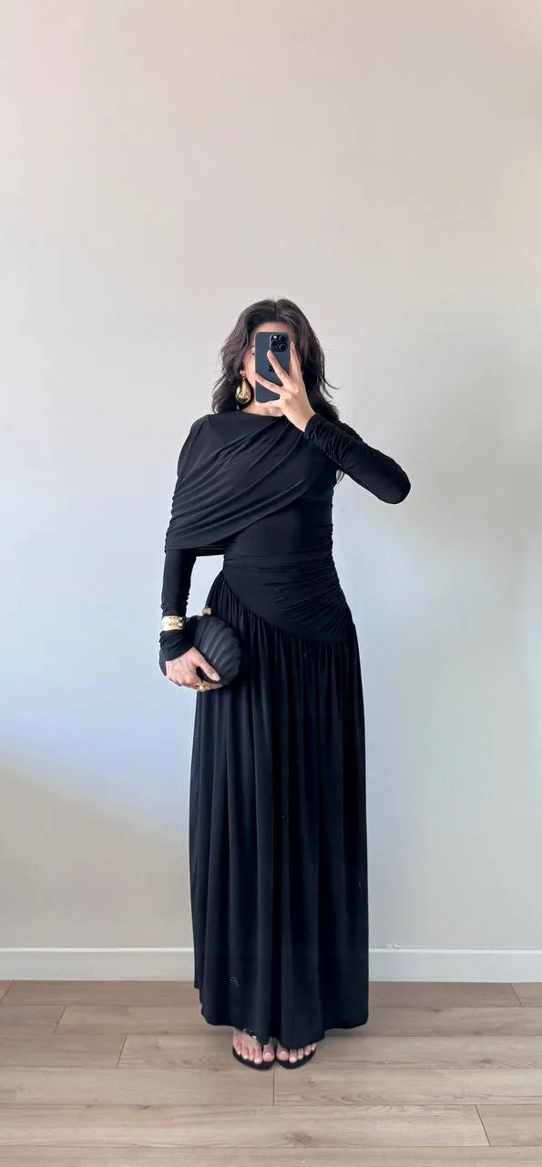Crna duga haljina sa drape detaljom - slika 2