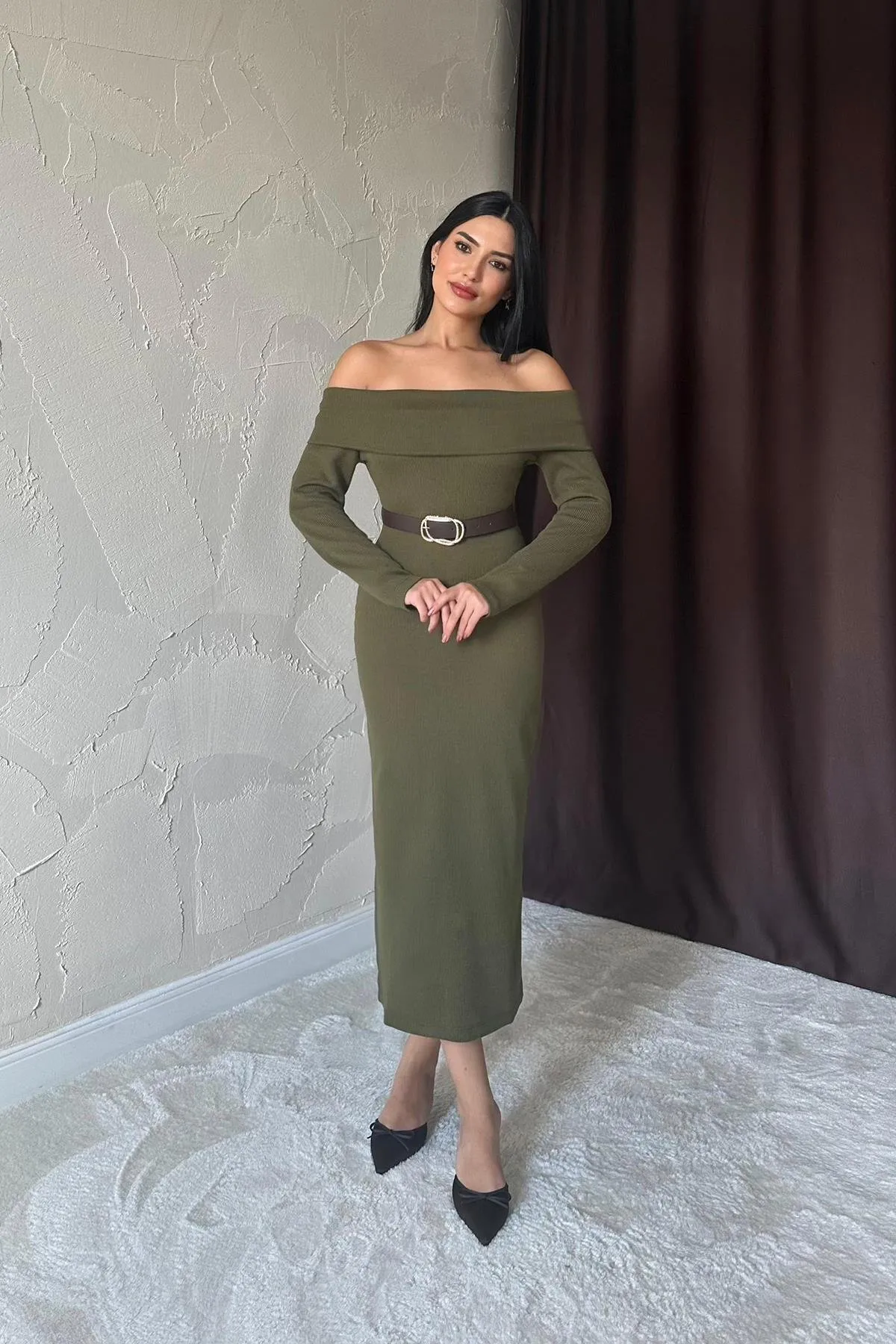 Maslinasta off-shoulder midi haljina sa kaišom - haljine